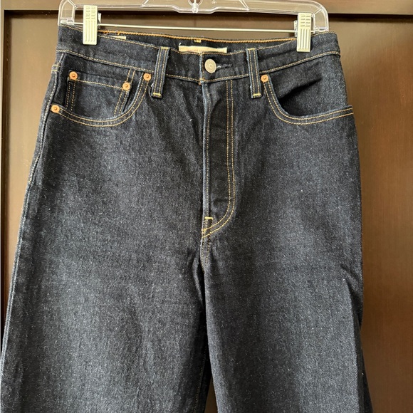 Levi’s Ribcage Straight - Picture 2 of 3